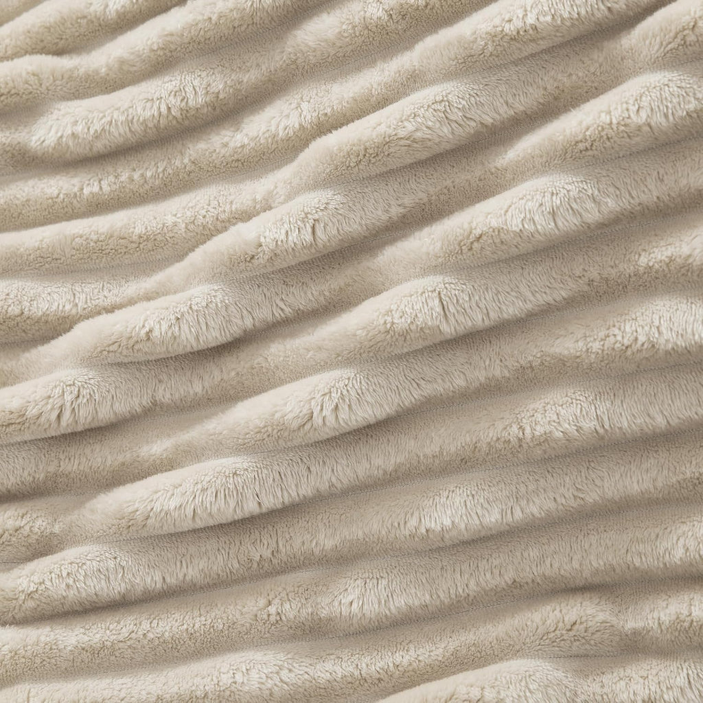 CozyCloak CloudWeave Blanket